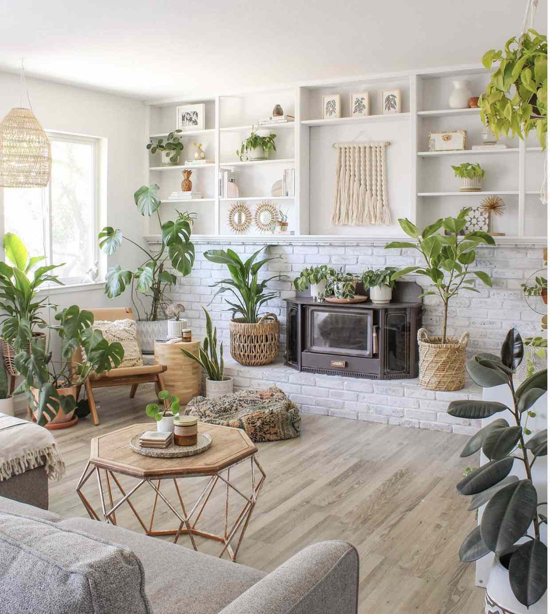 Candle Decor Ideas: Styling Your Candles Like a Pro (Minimalist, Boho, Rustic & More)